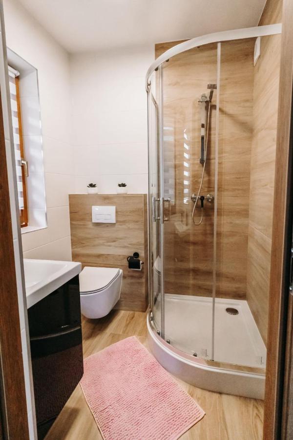 Stylove Domki Banska Nizna Domki Z Jacuzzi Bagian luar foto